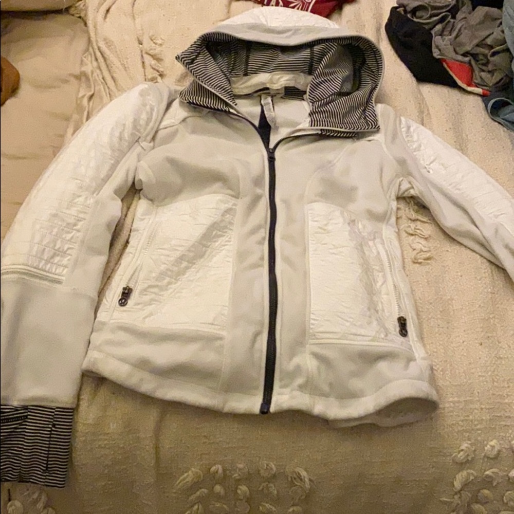 Lulu Lemon White Rain/fleece jacket